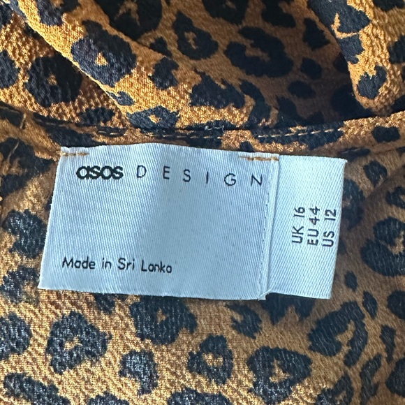 ASOS Design Long Sleeve Tiered Smock Midi Dress In Animal Print - Picture 4 of 6